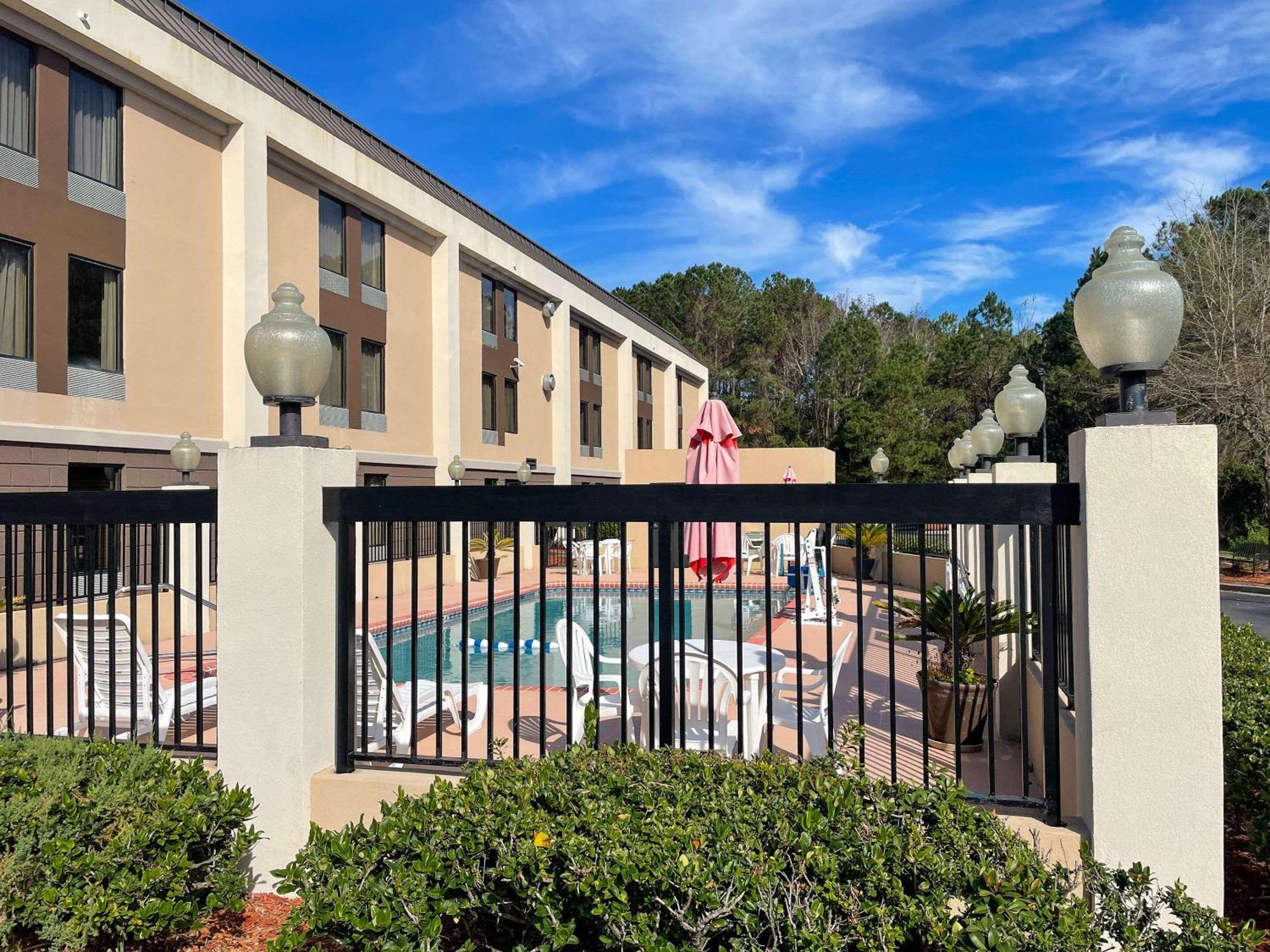 Comfort Inn Darien - North Brunswick Buitenkant foto